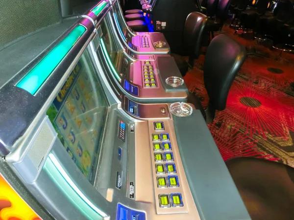 The Thrill of the Jackpot: Chasing Big Wins at House of Pokies