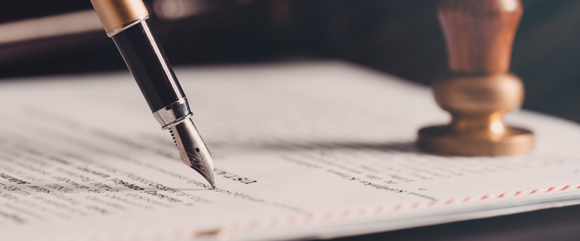 Improve Document Readiness Through Mobile Notary Assistance for Important Signings